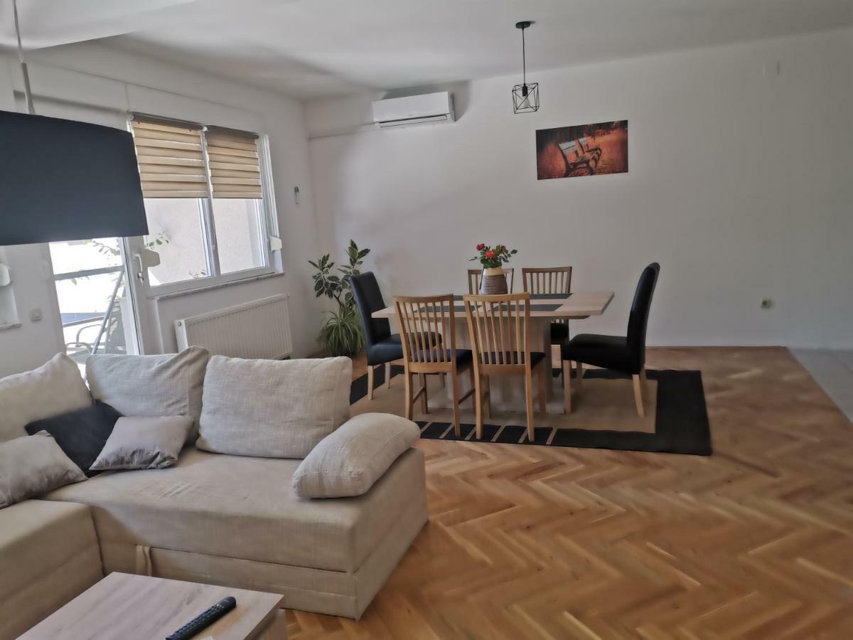 Seasons Apartmani Ösek Dış mekan fotoğraf