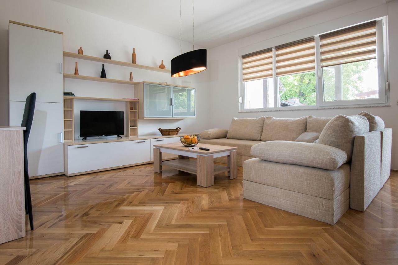 Seasons Apartmani Ösek Dış mekan fotoğraf