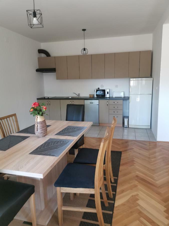 Seasons Apartmani Ösek Dış mekan fotoğraf